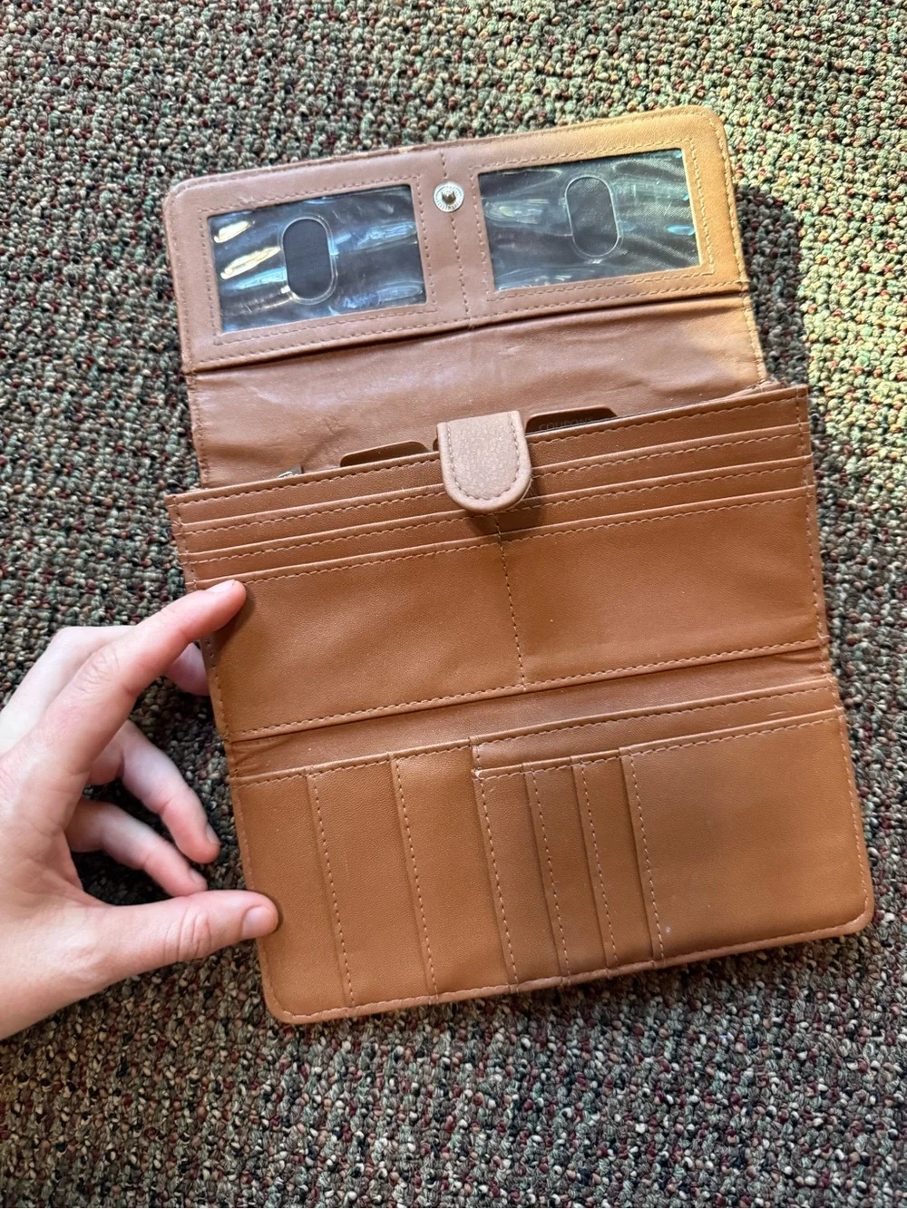 Classic Brown Leather Wallet with Turn-Lock Closure